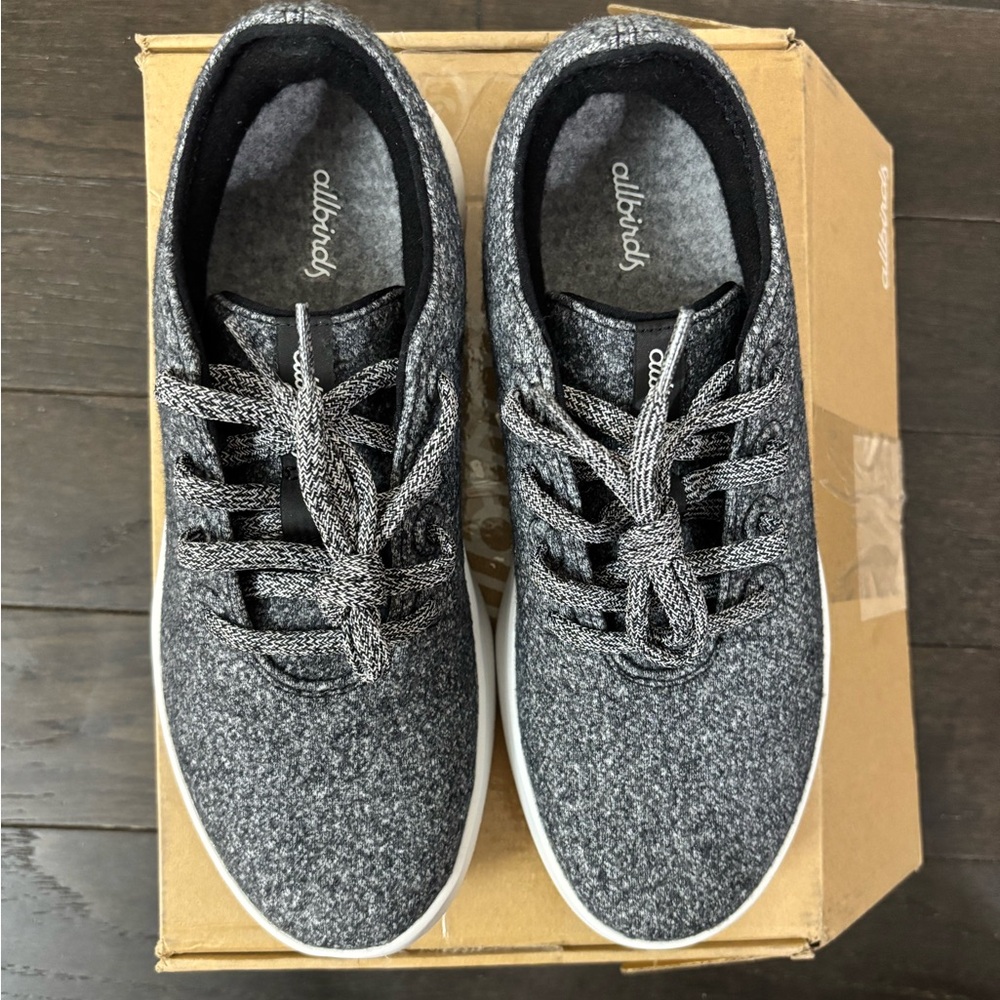 Women’s size 10 allbirds.